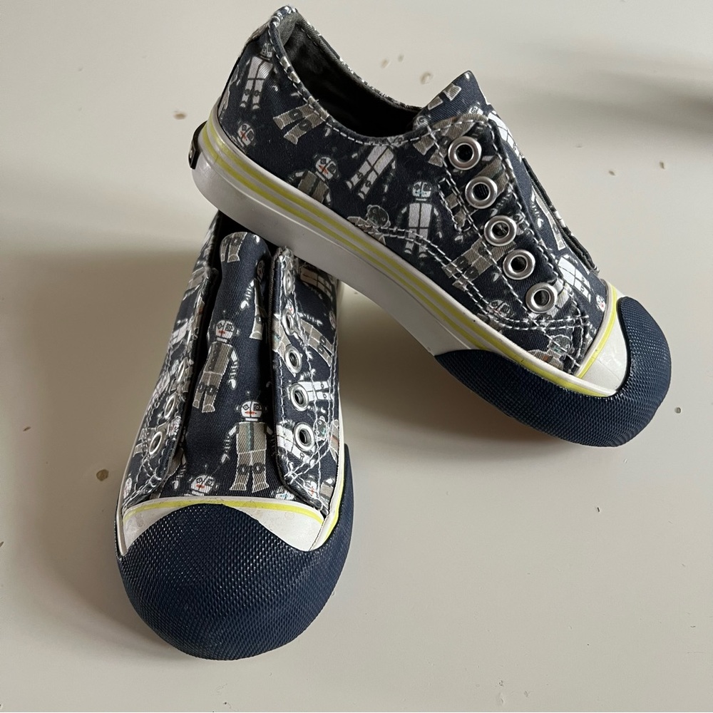 [BOGO ✨] Robot Slip-On Shoes 🤖